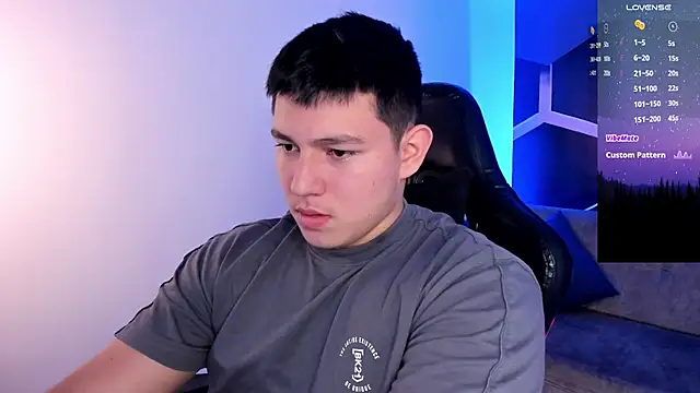 Snapshot of JamesCr_ chatting on January 17, 2026, 3:22 am JamesCr online show from January 17, 2026, 3:22 am