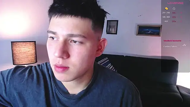 Snapshot of JamesCr_ chatting on February 9, 2026, 1:09 am JamesCr online show from February 9, 2026, 1:09 am