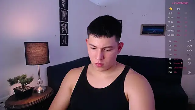 Snapshot of JamesCr_ chatting on February 13, 2026, 5:20 pm JamesCr online show from February 13, 2026, 5:20 pm