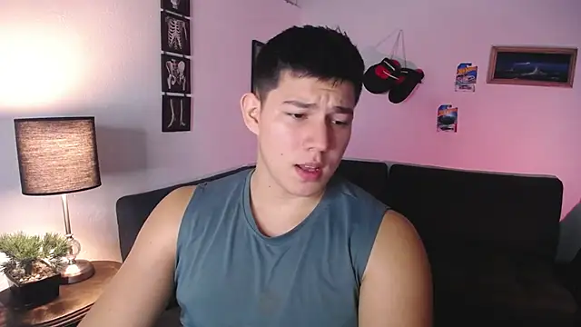 Snapshot of JamesCr_ chatting on February 25, 2026, 12:42 am JamesCr online show from February 25, 2026, 12:42 am