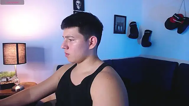 Snapshot of JamesCr_ chatting on February 26, 2026, 11:48 pm JamesCr online show from February 26, 2026, 11:48 pm