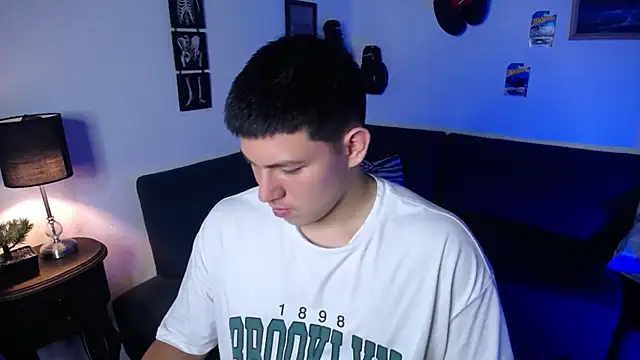 JamesCr  online show from April 15, 2026, 2:07 am