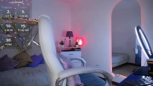 Alexaamoon  online show from November 17, 2025, 2:34 pm