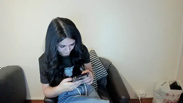 NicoleKatee online show from February 3, 2026, 1:49 pm