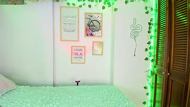 Snapshot of NamiDoll chatting on March 18, 2025, 5:20 am NamiDoll online show from March 18, 2025, 5:20 am