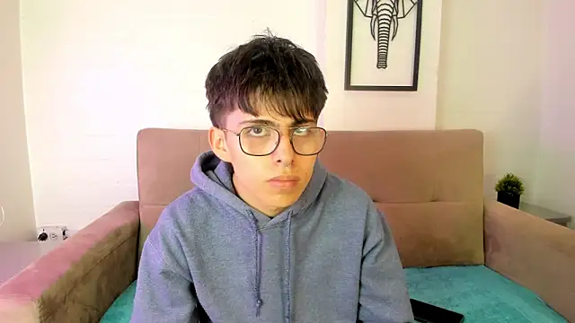 PepperTwink online show from March 5, 2025, 1:06 pm