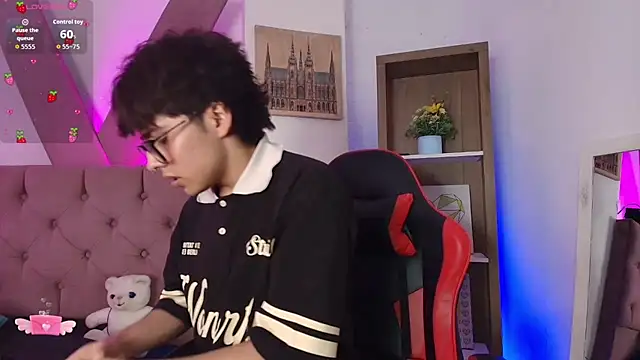 PepperTwink online show from April 18, 2026, 4:11 pm