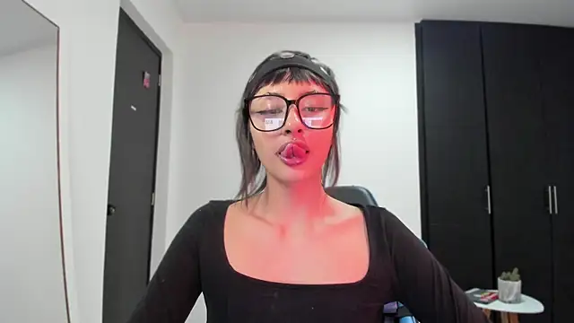 Snapshot of ggor4w33 chatting on October 3, 2025, 10:56 am ggor4w33 online show from October 3, 2025, 10:56 am