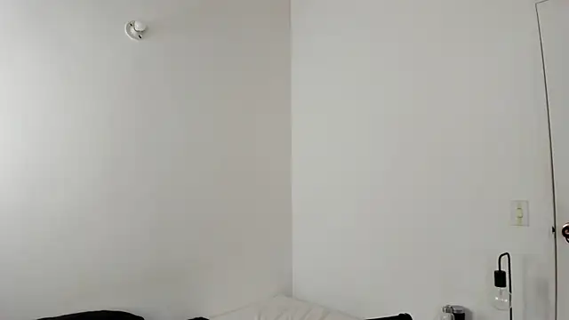 Snapshot of Mazikeen__18 chatting on March 11, 2026, 2:01 pm Mazikeen 18 online show from March 11, 2026, 2:01 pm