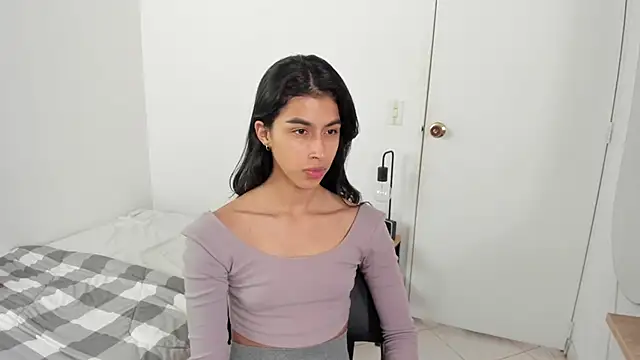 Snapshot of Mazikeen__18 chatting on April 7, 2026, 1:55 pm Mazikeen 18 online show from April 7, 2026, 1:55 pm