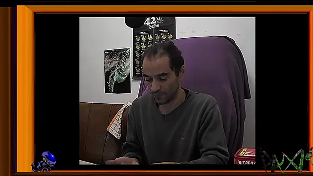 Snapshot of ReyDeBotones chatting on November 8, 2025, 12:44 am ReyDeBotones online show from November 8, 2025, 12:44 am