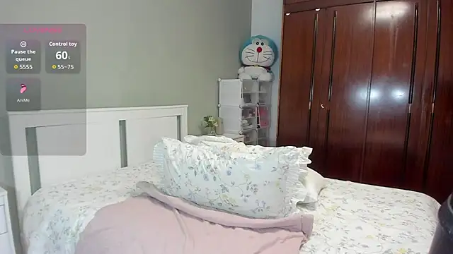 Snapshot of Izadi_7 chatting on June 22, 2026, 7:44 pm Izadi 7 online show from June 22, 2026, 7:44 pm