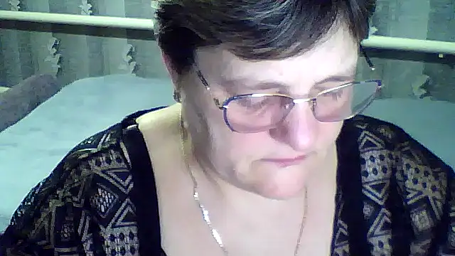 ElzaJewel online show from February 4, 2026, 10:15 pm