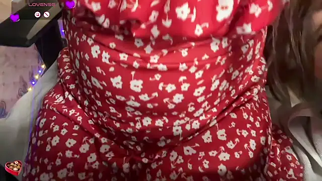 Snapshot of EZ_shuvani chatting on November 29, 2025, 10:18 am EZ shuvani online show from November 29, 2025, 10:18 am