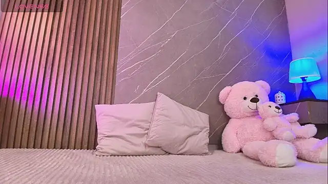 ariana jhonson1 online show from January 13, 2026, 12:21 pm