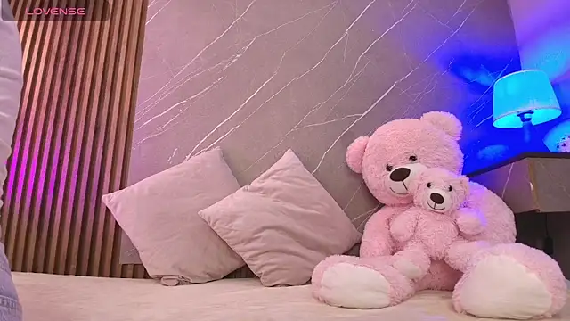 ariana jhonson1 online show from February 24, 2026, 12:14 pm