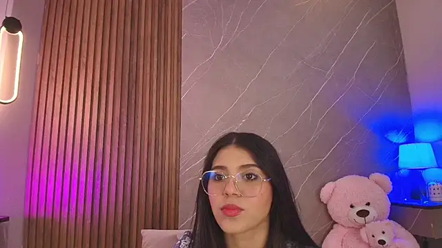 ariana jhonson1 online show from May 12, 2026, 12:13 pm