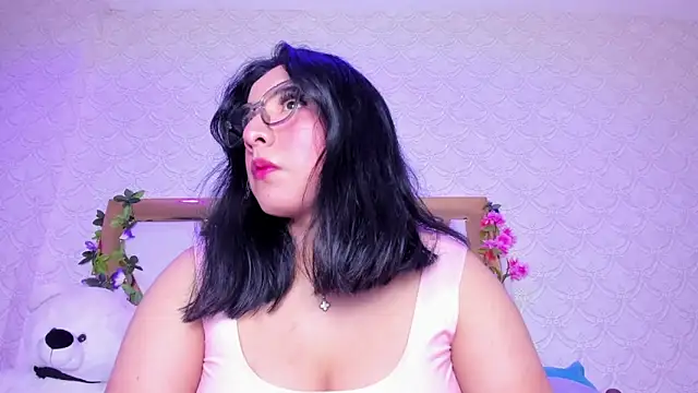 BeccaMathew online show from May 11, 2026, 1:33 am