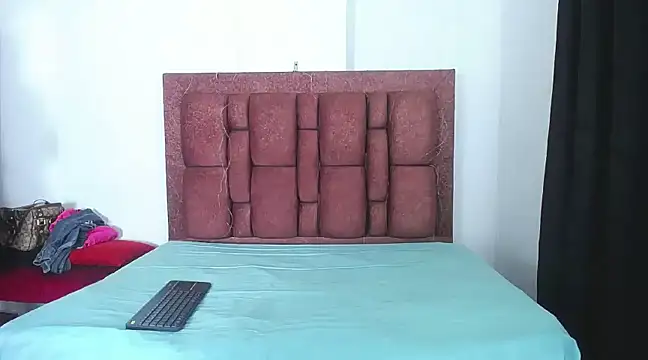 Snapshot of vKatalinacooper chatting on February 8, 2025, 1:22 am vKatalinacooper online show from February 8, 2025, 1:22 am