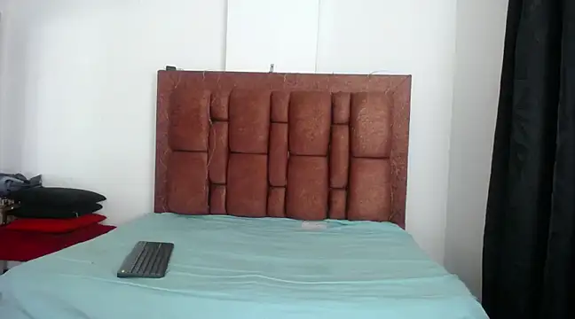 Snapshot of vKatalinacooper chatting on February 10, 2025, 3:35 am vKatalinacooper online show from February 10, 2025, 3:35 am