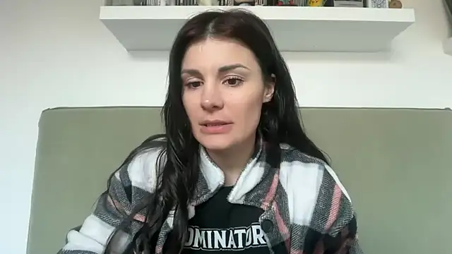 Petitecookie online show from April 5, 2026, 5:21 pm