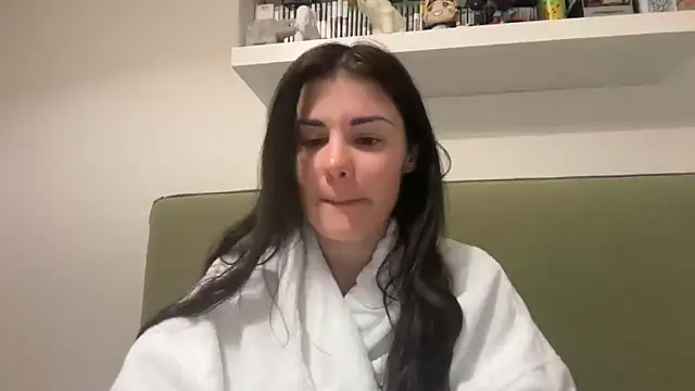 Petitecookie online show from April 15, 2026, 8:20 pm