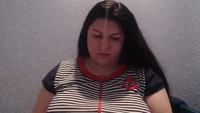 KiraSwee online show from December 18, 2025, 3:51 pm