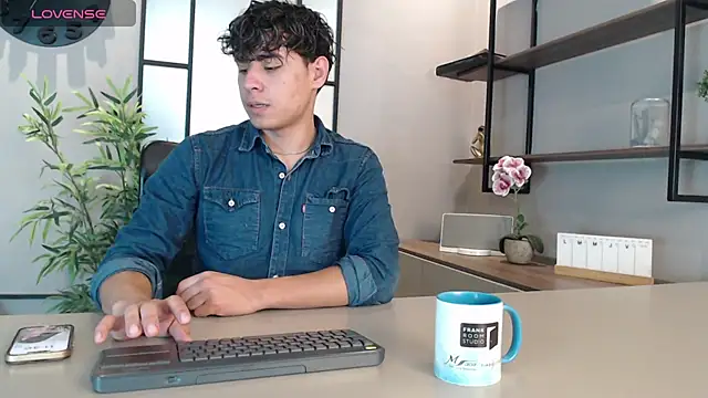 Snapshot of Gabriell_ramirez chatting on March 1, 2025, 4:47 am Gabriell ramirez online show from March 1, 2025, 4:47 am