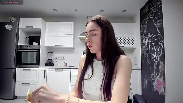 Snapshot of lisenok chatting on May 18, 2026, 5:52 pm lisenok online show from May 18, 2026, 5:52 pm