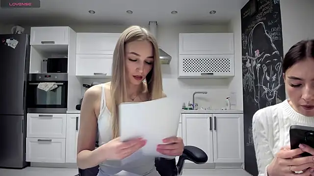 Snapshot of lisenok chatting on May 27, 2026, 6:27 pm lisenok online show from May 27, 2026, 6:27 pm
