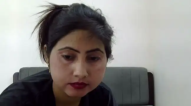 Queen Couple online show from February 23, 2025, 9:00 am