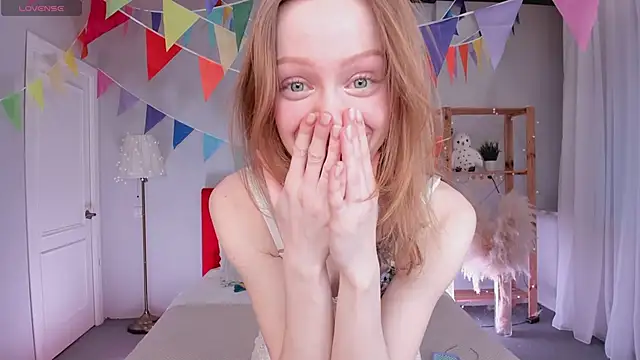 Snapshot of MollyCutiePie chatting on March 8, 2025, 6:10 am MollyCutiePie online show from March 8, 2025, 6:10 am
