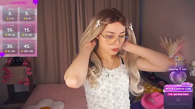 Snapshot of EleneBrach chatting on February 13, 2025, 6:09 am EleneBrach online show from February 13, 2025, 6:09 am