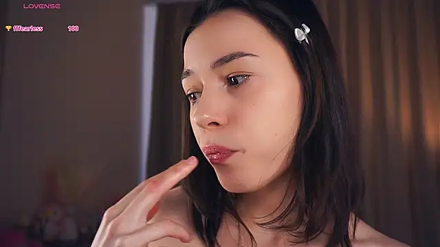 Snapshot of EleneBrach chatting on March 4, 2025, 8:57 am EleneBrach online show from March 4, 2025, 8:57 am