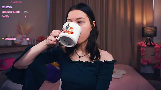 Snapshot of EleneBrach chatting on March 6, 2025, 6:19 am EleneBrach online show from March 6, 2025, 6:19 am