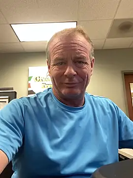 Snapshot of hintly chatting on December 15, 2025, 10:03 pm hintly online show from December 15, 2025, 10:03 pm