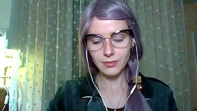 Snapshot of LuminousLady chatting on February 12, 2025, 8:18 pm LuminousLady online show from February 12, 2025, 8:18 pm