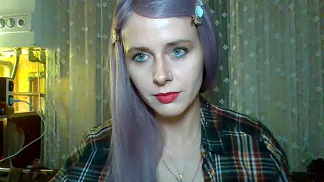 Snapshot of LuminousLady chatting on March 12, 2025, 6:55 pm LuminousLady online show from March 12, 2025, 6:55 pm