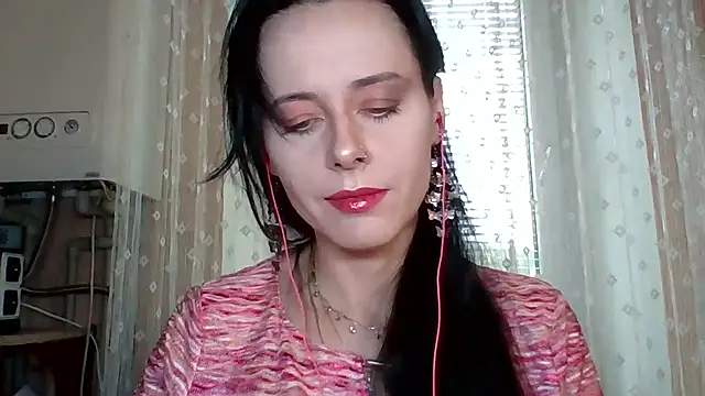 Snapshot of LuminousLady chatting on September 19, 2025, 2:29 pm LuminousLady online show from September 19, 2025, 2:29 pm