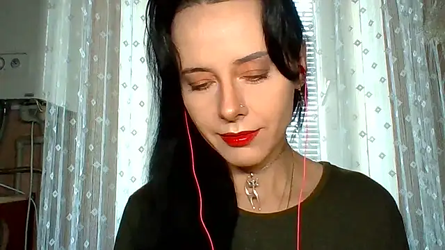 Snapshot of LuminousLady chatting on September 22, 2025, 6:15 am LuminousLady online show from September 22, 2025, 6:15 am