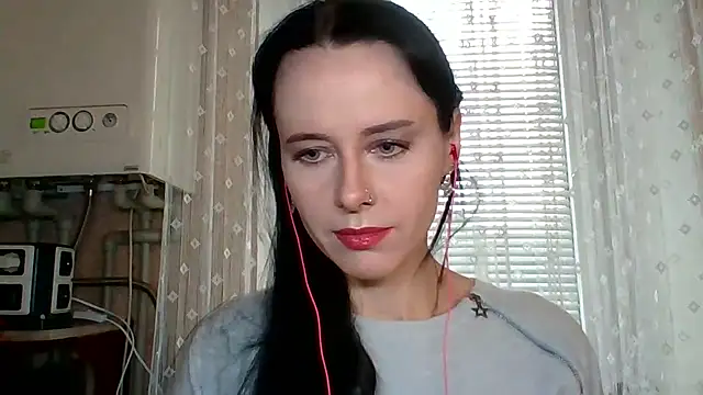 Snapshot of LuminousLady chatting on October 3, 2025, 1:30 pm LuminousLady online show from October 3, 2025, 1:30 pm