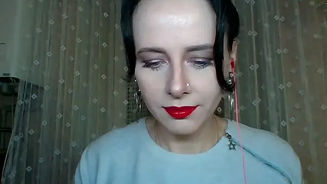 Snapshot of LuminousLady chatting on December 14, 2025, 6:12 pm LuminousLady online show from December 14, 2025, 6:12 pm