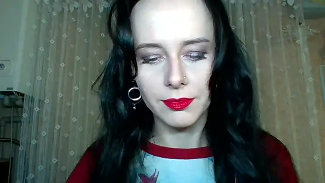 Snapshot of LuminousLady chatting on December 16, 2025, 6:02 pm LuminousLady online show from December 16, 2025, 6:02 pm