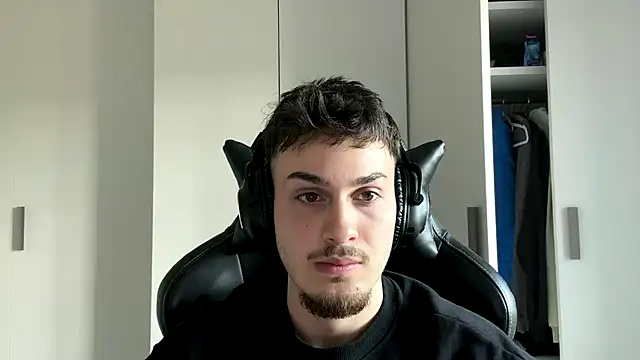 NaplesGuy04 online show from May 1, 2026, 3:38 pm
