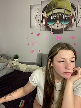 Snapshot of MollyMi0 chatting on February 19, 2025, 11:46 pm MollyMi0 online show from February 19, 2025, 11:46 pm