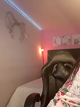 SallyWhitee online show from March 12, 2026, 5:57 am