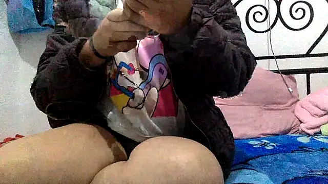 sharonlopez9611 online show from April 3, 2026, 2:53 am