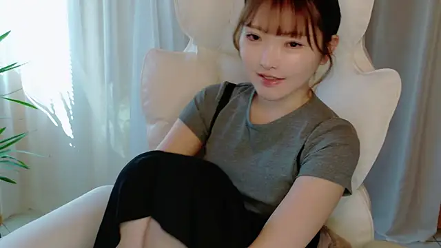 mimitan4545 online show from February 20, 2025, 4:07 am