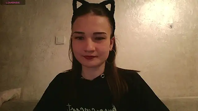 Snapshot of RoyalDessertt chatting on March 13, 2025, 10:36 am RoyalDessertt online show from March 13, 2025, 10:36 am