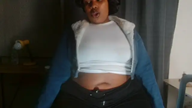 Snapshot of Cuddle_Bear chatting on June 30, 2026, 8:10 pm Cuddle Bear online show from June 30, 2026, 8:10 pm